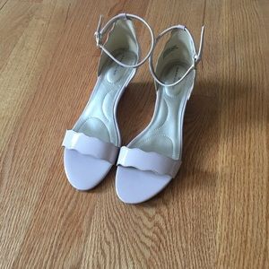 Bandolino light pink/lavender comfy formal heel